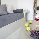 Hotel Santorini 3*