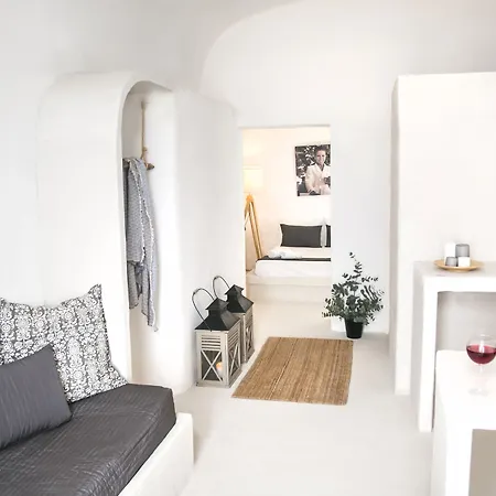 Santorini Hotel 3*