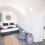 Santorini 3*