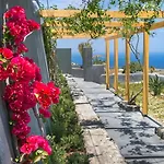 Hotel Santorini 3*
